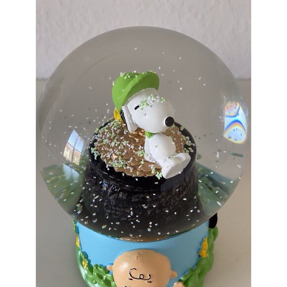 Peanuts Snoopy Woodstock Charlie Brown Musical Snow Globe St Patricks Day No Tag - Picture 4 of 15
